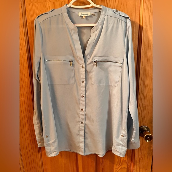 Calvin Klein Light Blue Women Shirt SZ M Silver Buttons Zippers Snap Minimalist - Picture 3 of 16
